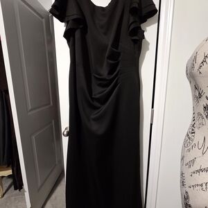 Jessica Howard Black Maxi Dress with Ruffle Sleeves